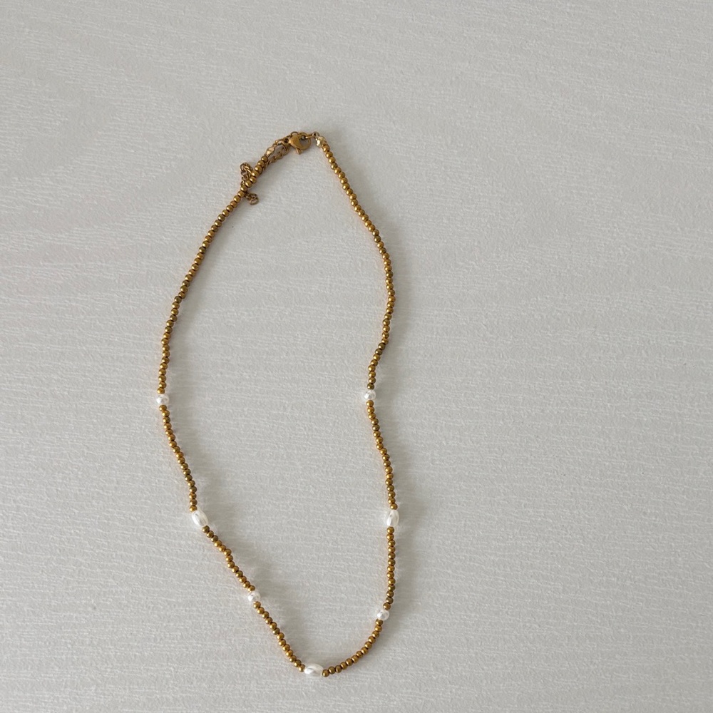 Chic Gold and White Beaded Necklace